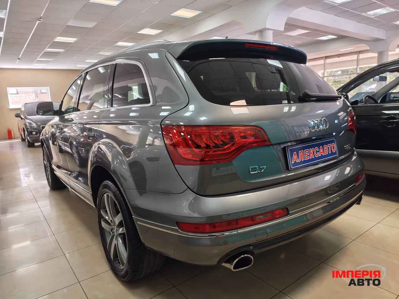 Audi Q7 - фото 5