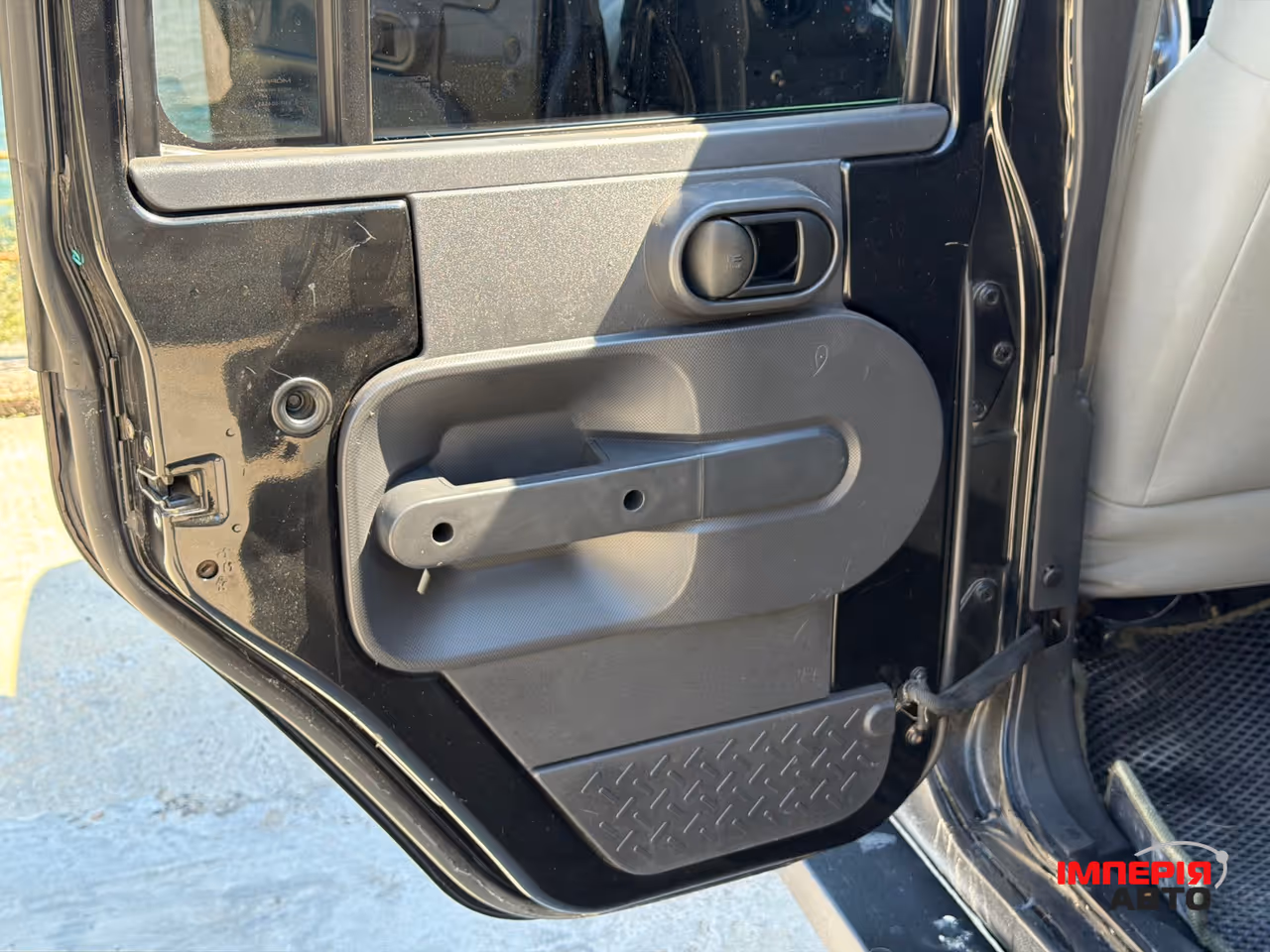 Jeep Wrangler - фото 21