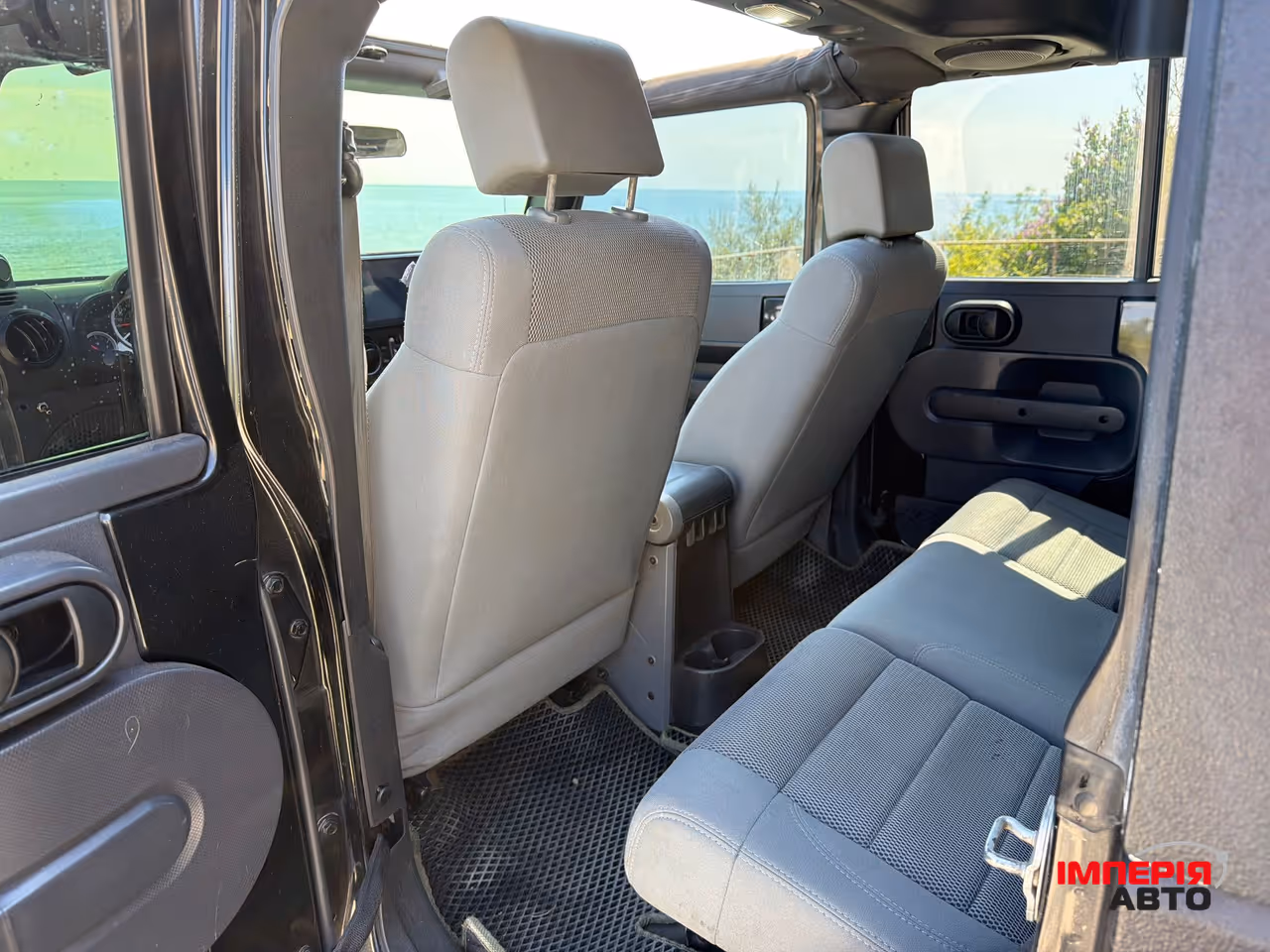 Jeep Wrangler - фото 17