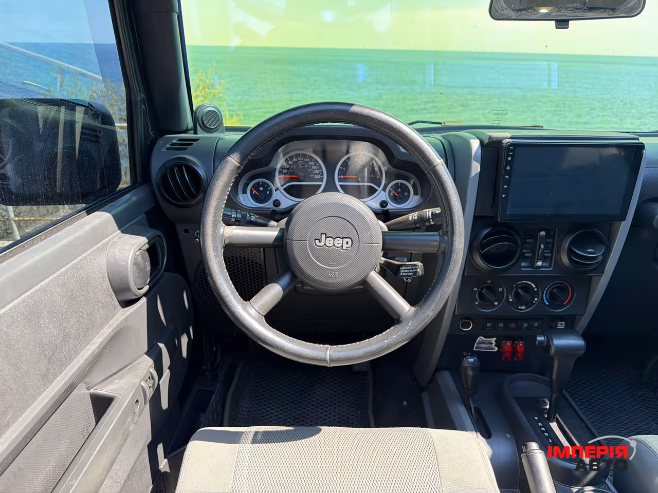 Jeep Wrangler - фото 24