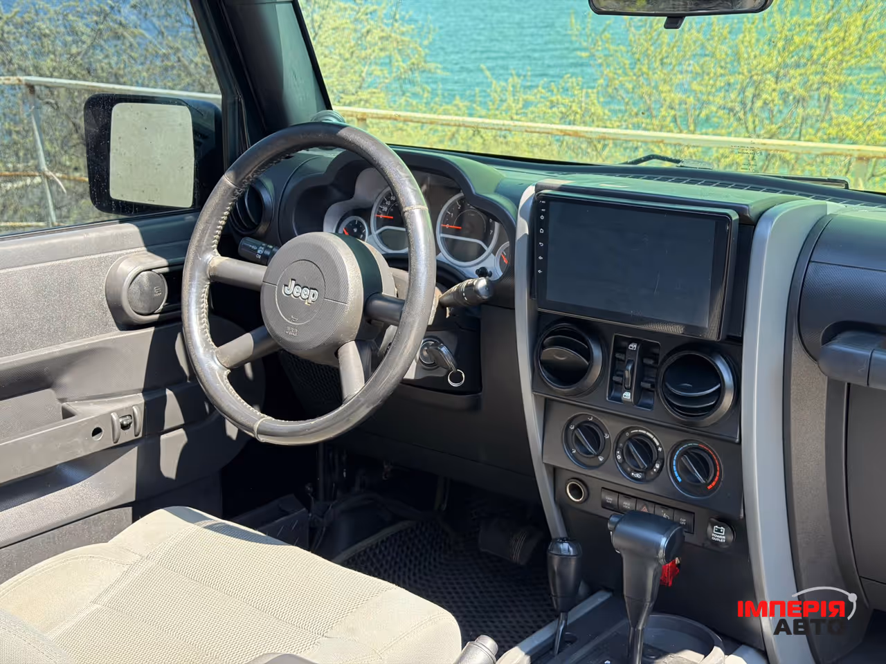 Jeep Wrangler - фото 15