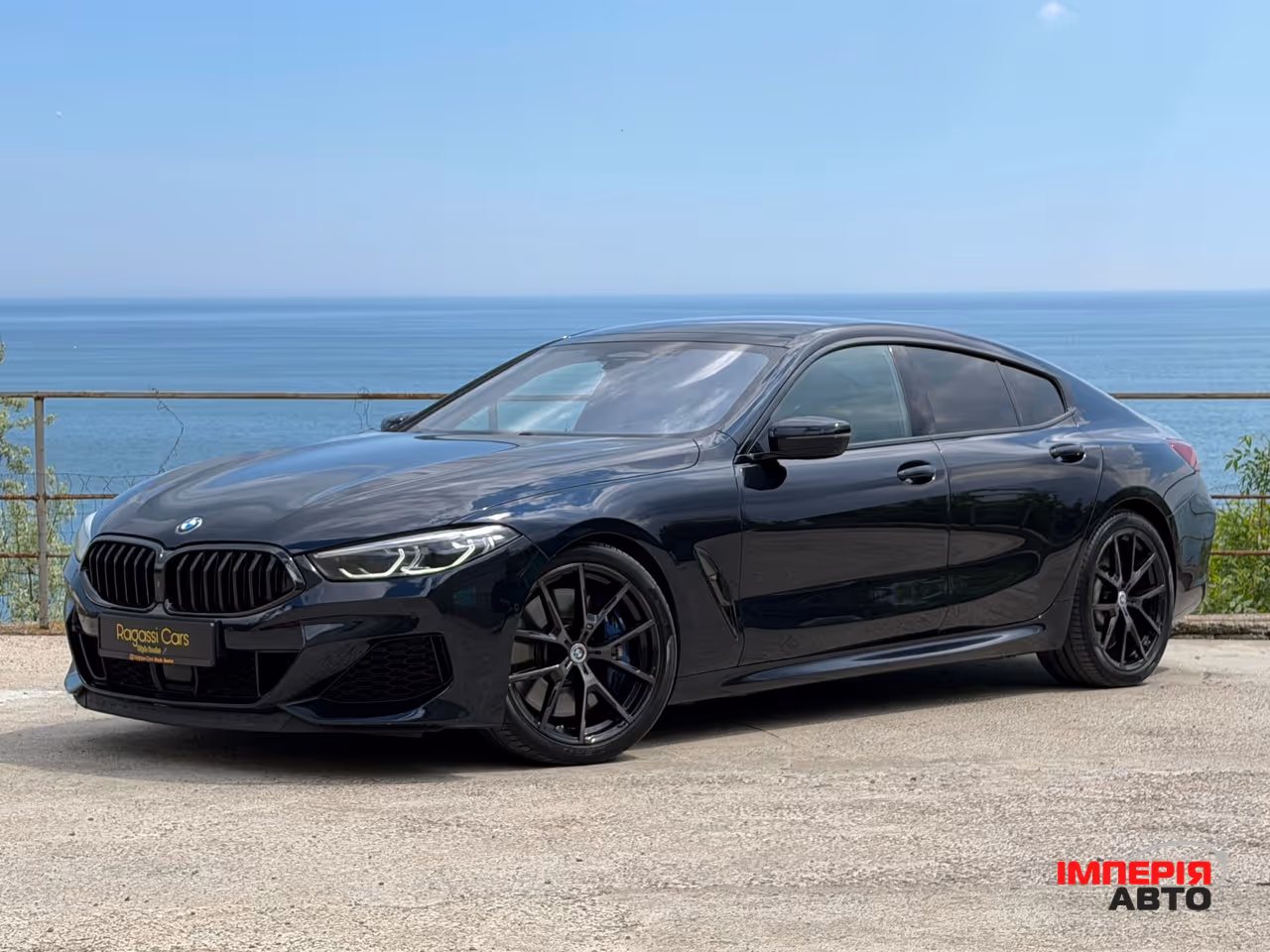 BMW 8 серії - фото 1