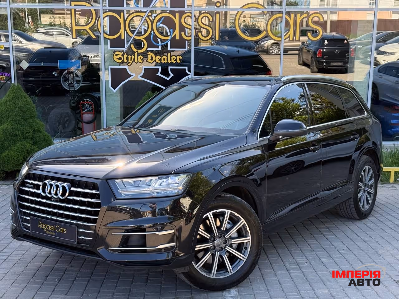 Audi Q7 - фото 1