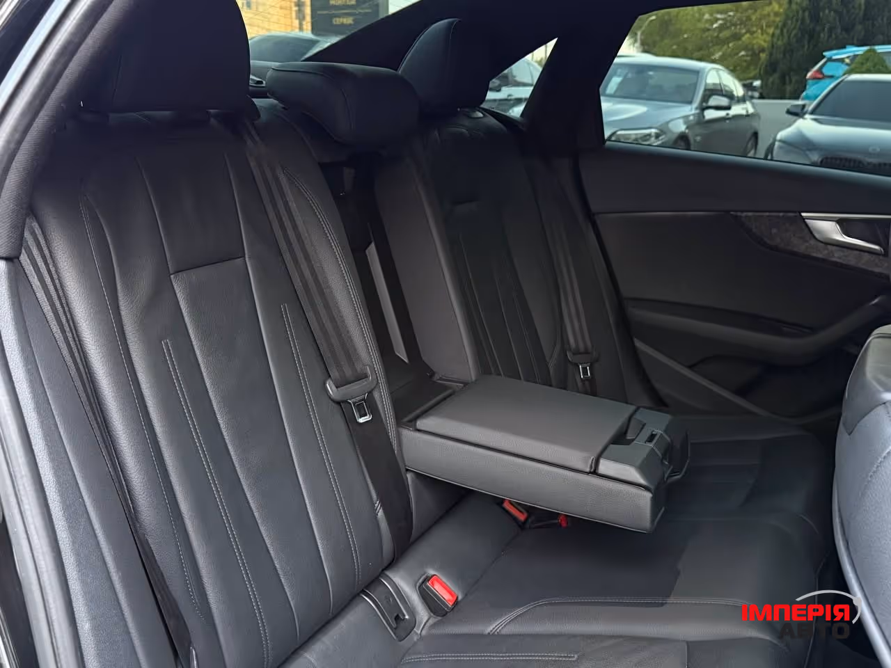 Audi A4 - фото 9