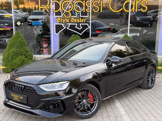 Audi A4 - фото 1