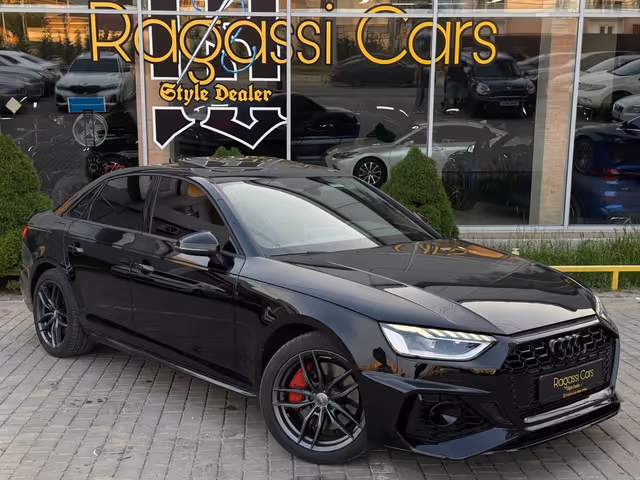 Audi A4 - фото 3
