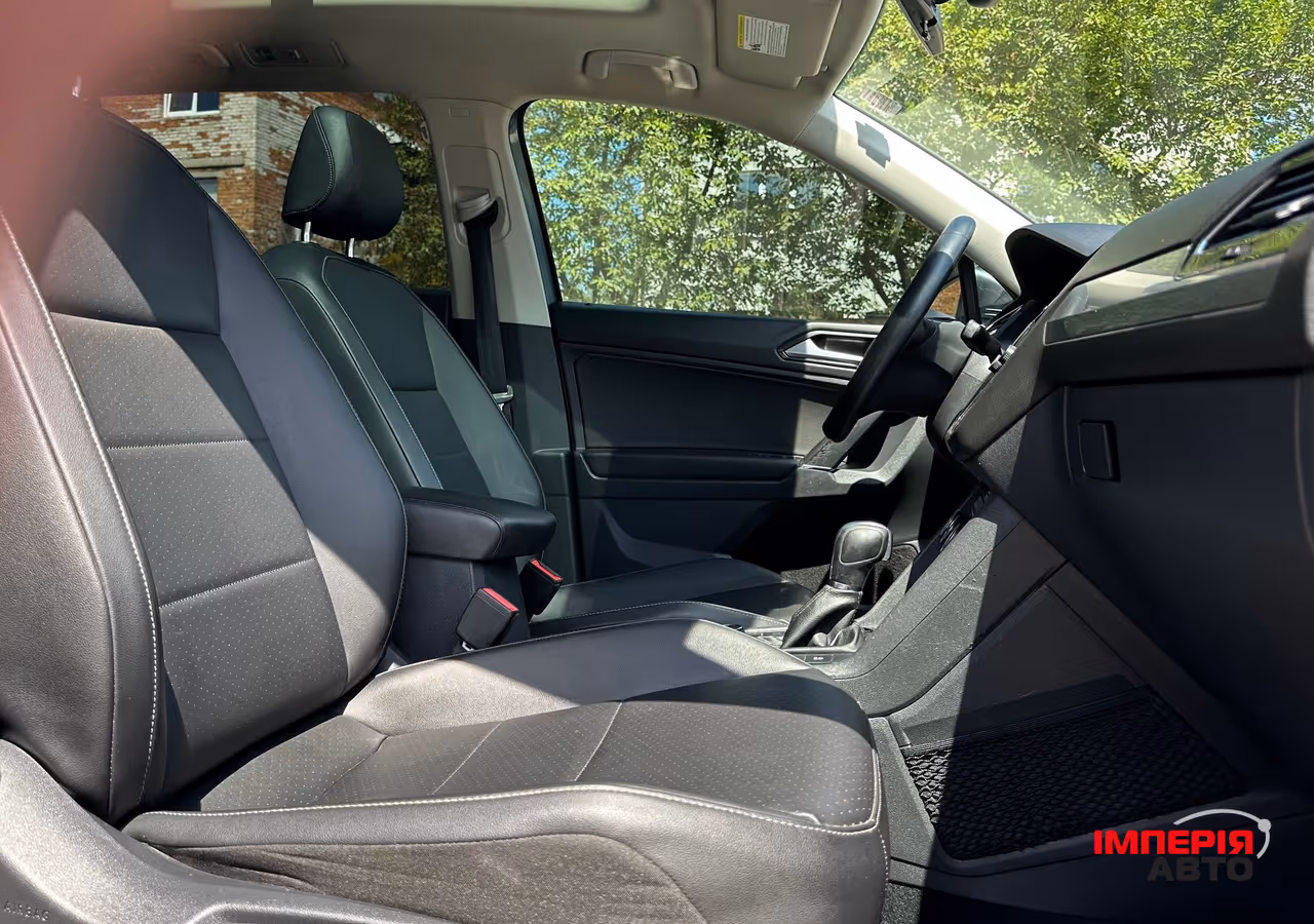 Volkswagen Tiguan - фото 11