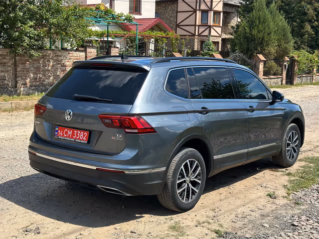 Volkswagen Tiguan - фото 5