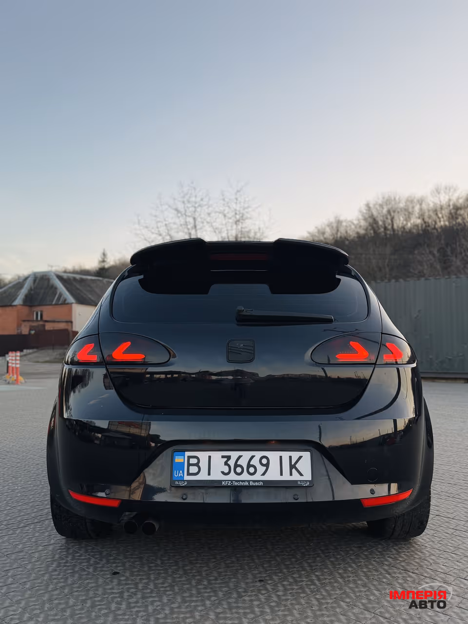 SEAT Leon Cupra - фото 1