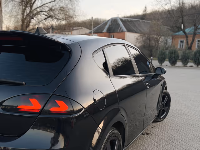 SEAT Leon Cupra - фото 5