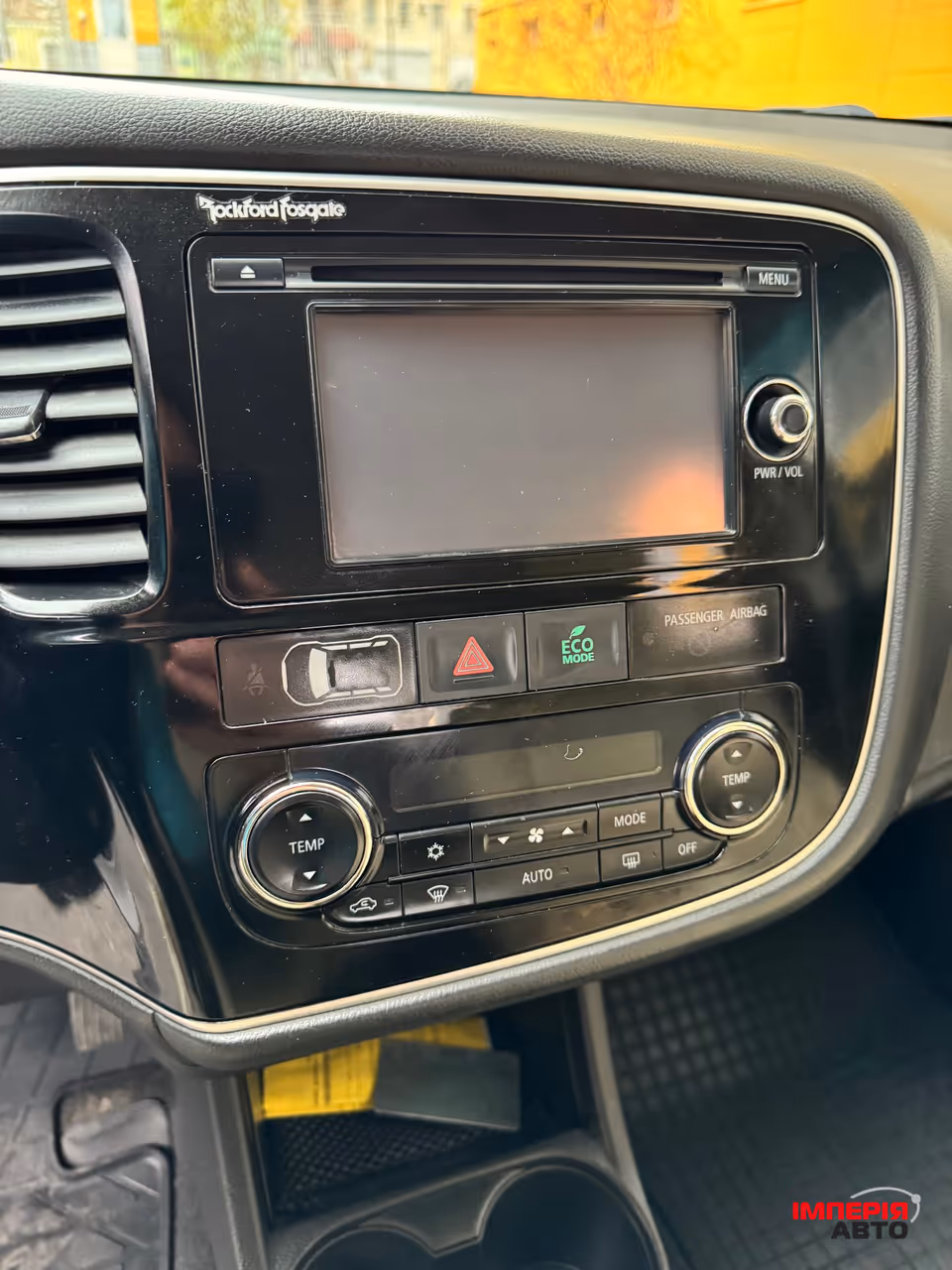 Mitsubishi Outlander - фото 4
