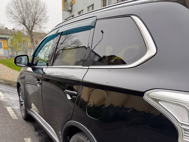 Mitsubishi Outlander - фото 3