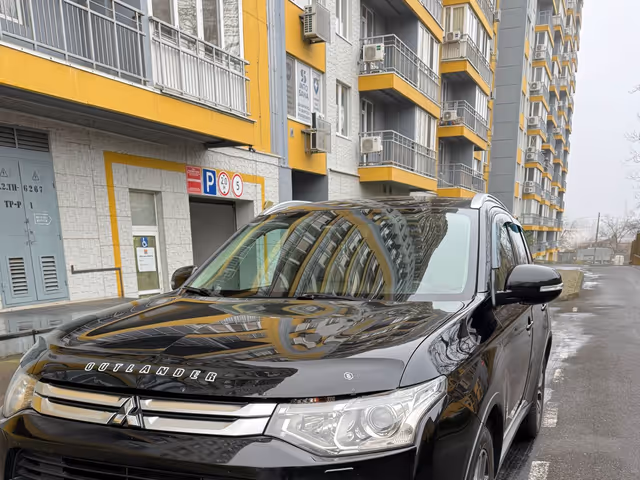 Mitsubishi Outlander - фото 1