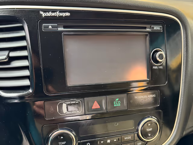 Mitsubishi Outlander - фото 4