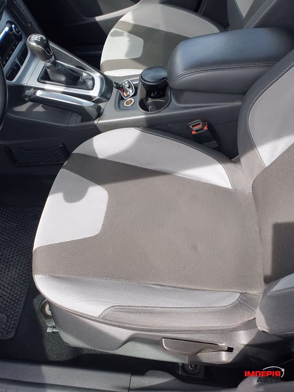 Ford Focus - фото 9