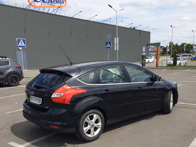 Ford Focus - фото 4