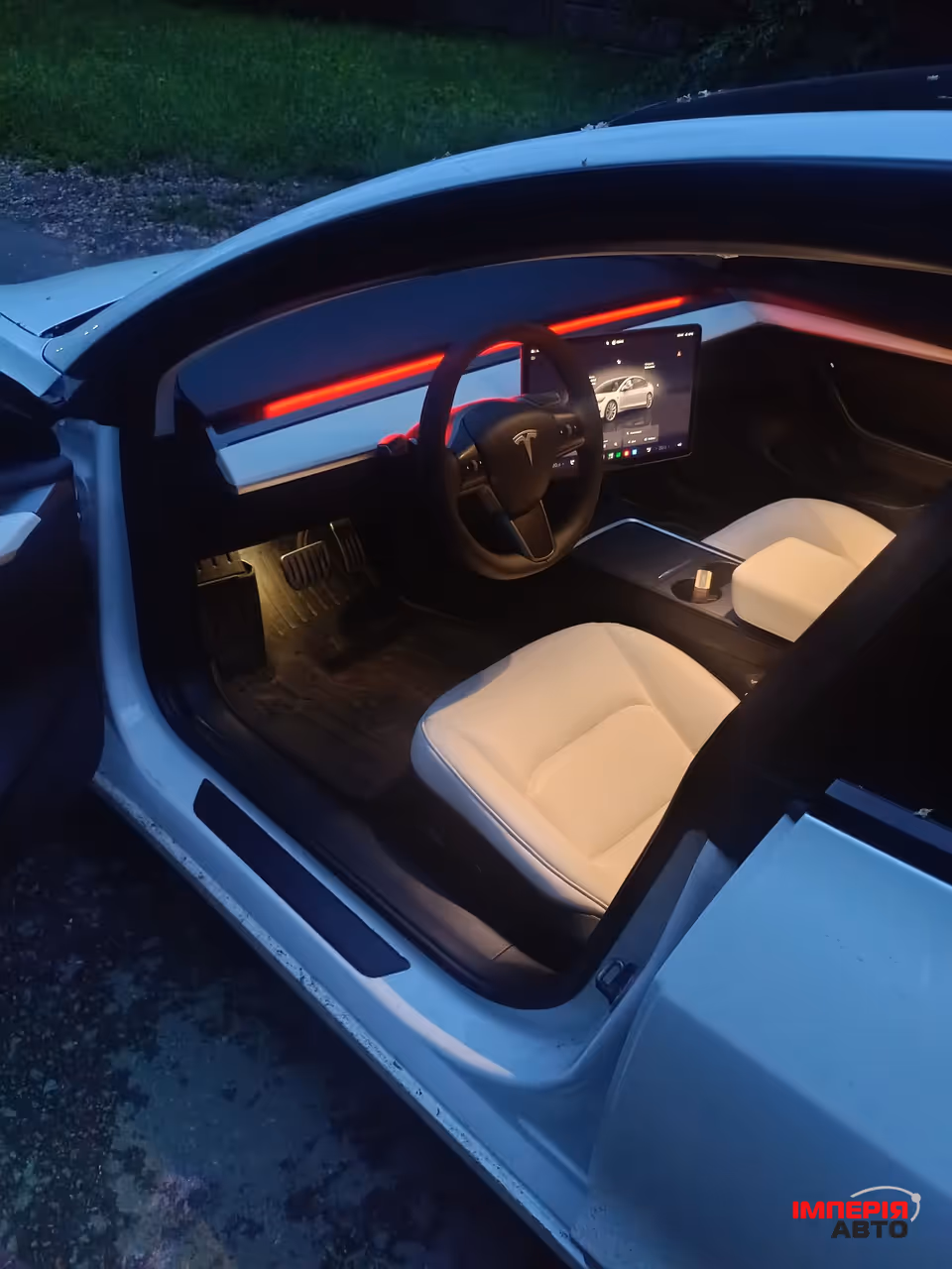 Tesla Model 3 - фото 1