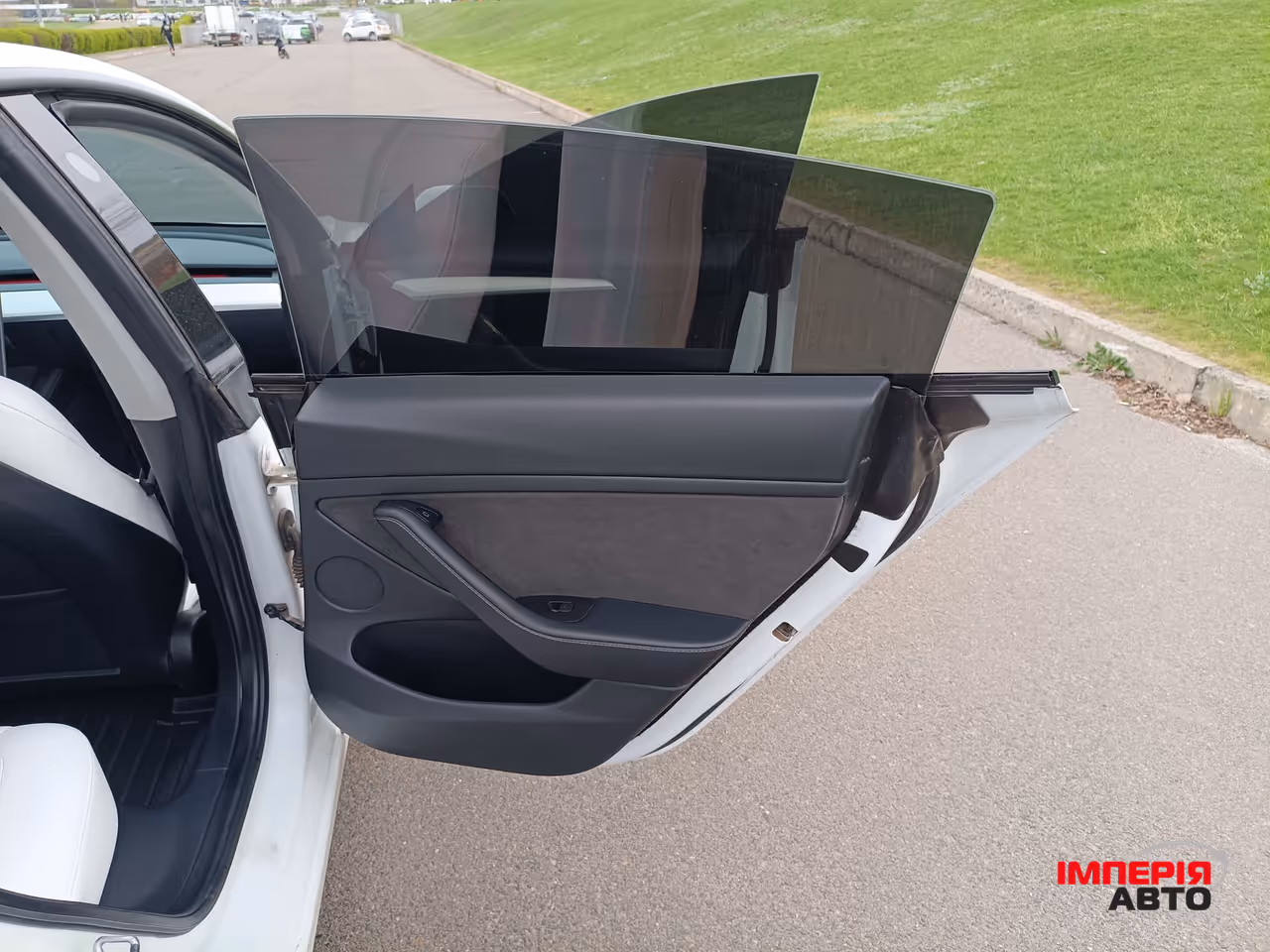 Tesla Model 3 - фото 18