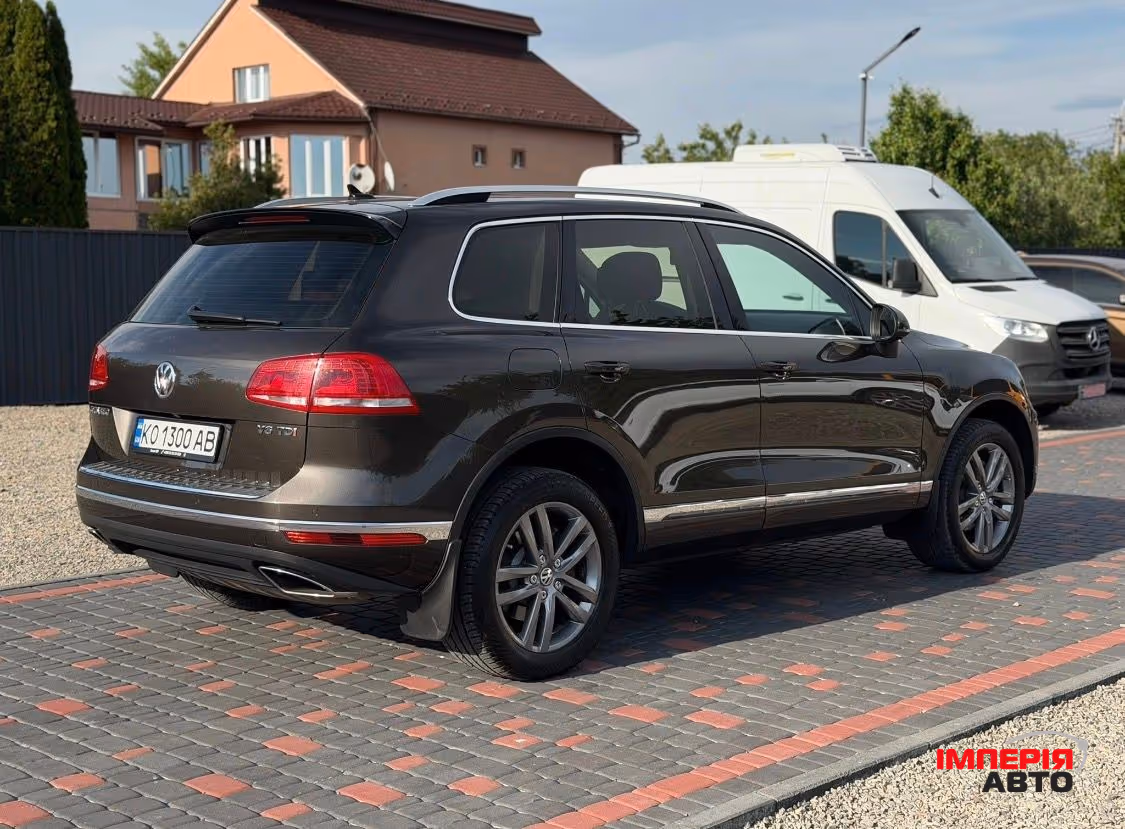 Volkswagen Touareg - фото 6