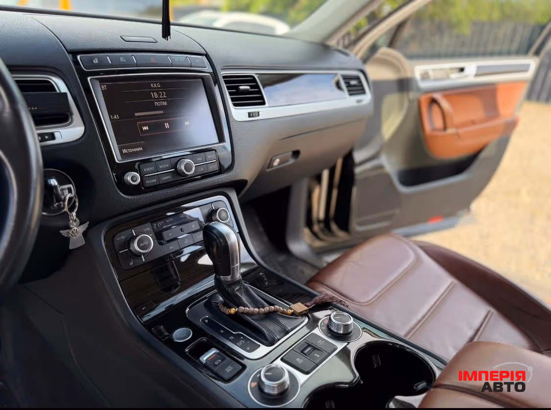 Volkswagen Touareg - фото 15
