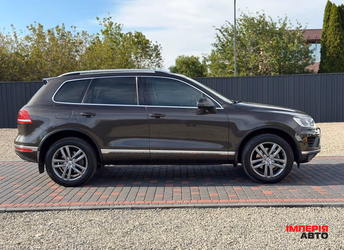 Volkswagen Touareg - фото 7