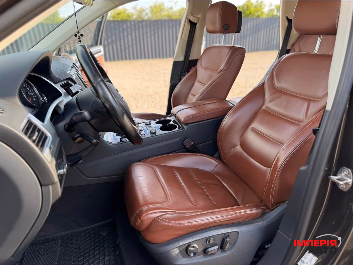 Volkswagen Touareg - фото 13