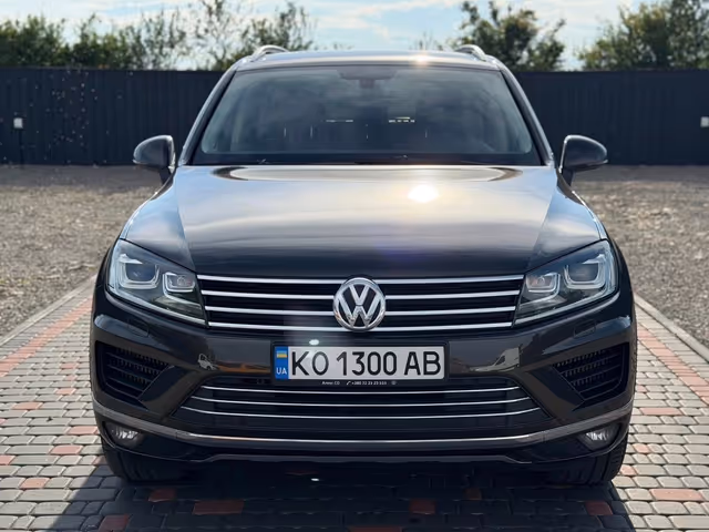 Volkswagen Touareg - фото 4