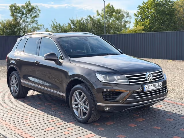 Volkswagen Touareg - фото 2