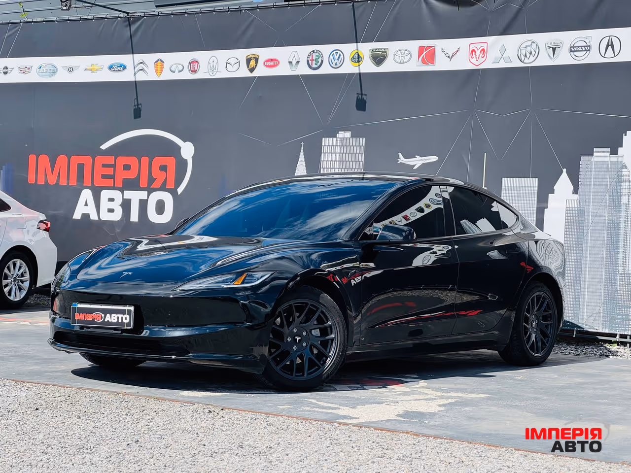 Tesla Model 3 - фото 2