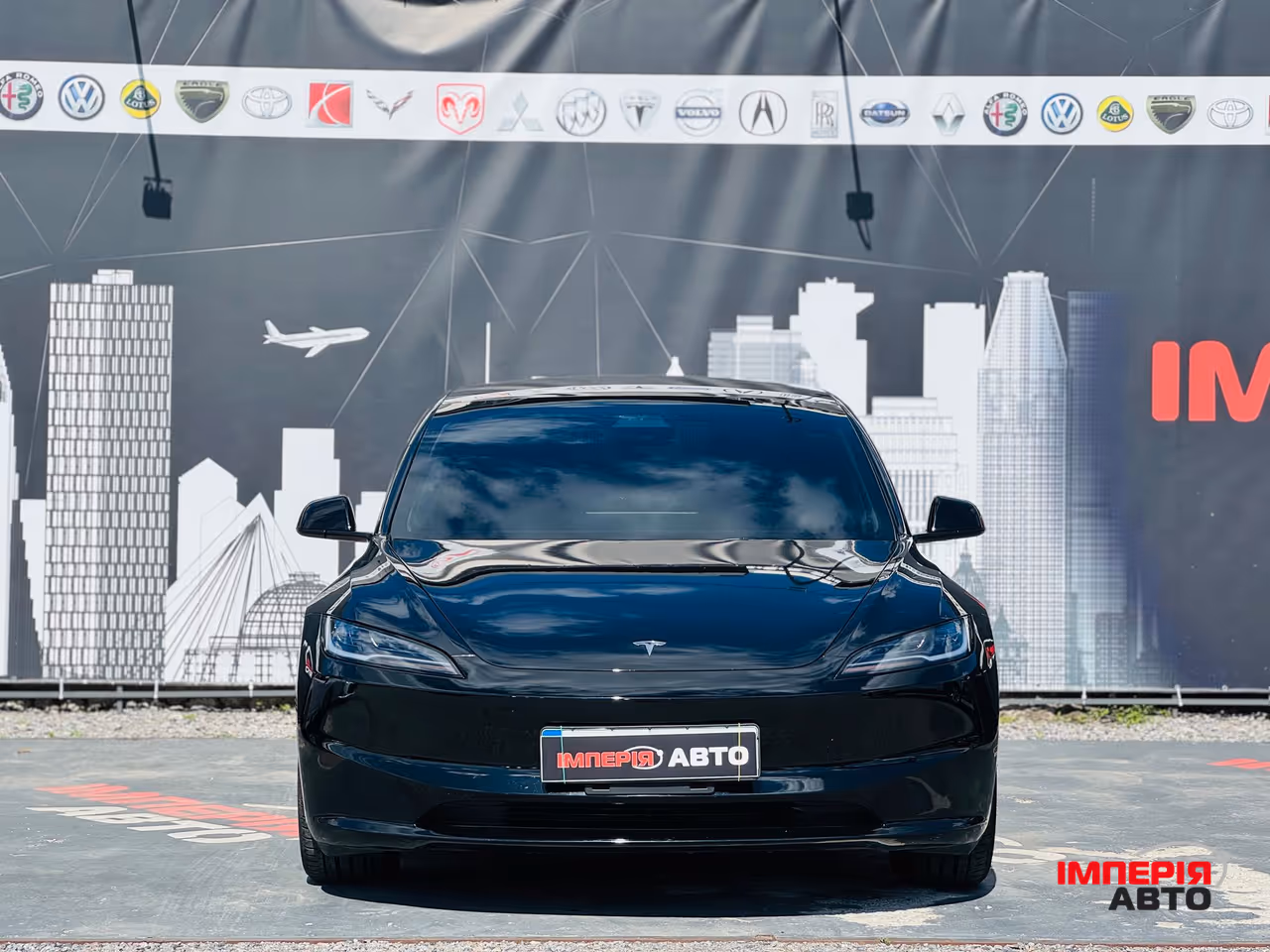 Tesla Model 3 - фото 1