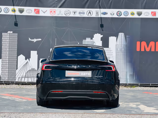 Tesla Model 3 - фото 4