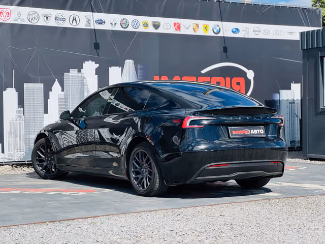 Tesla Model 3 - фото 5