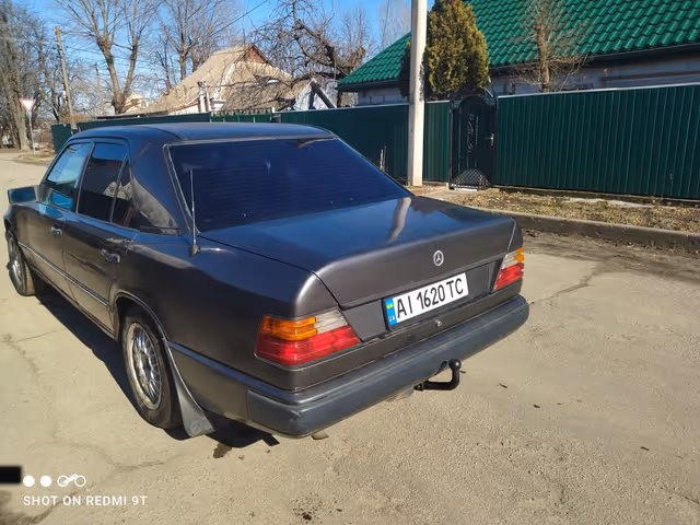 Mercedes-Benz W124 - фото 2