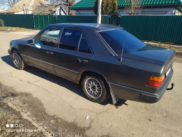 Mercedes-Benz W124 - фото 5