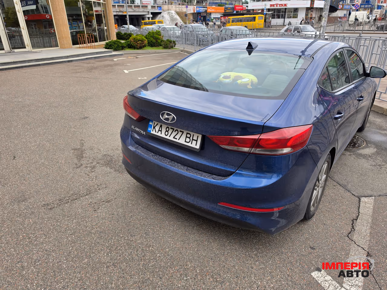 Hyundai Elantra - фото 5