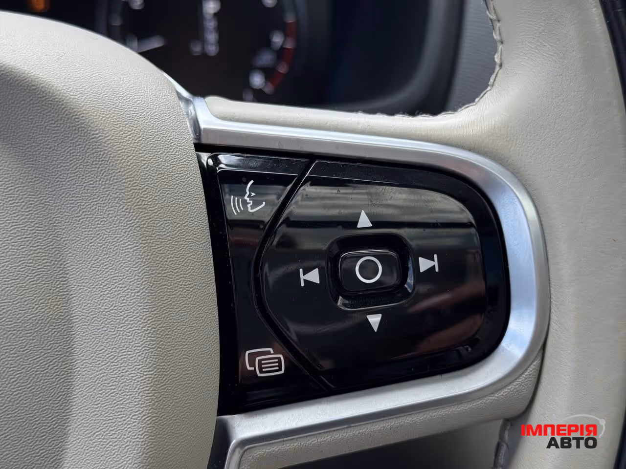 Volvo XC90 - фото 41