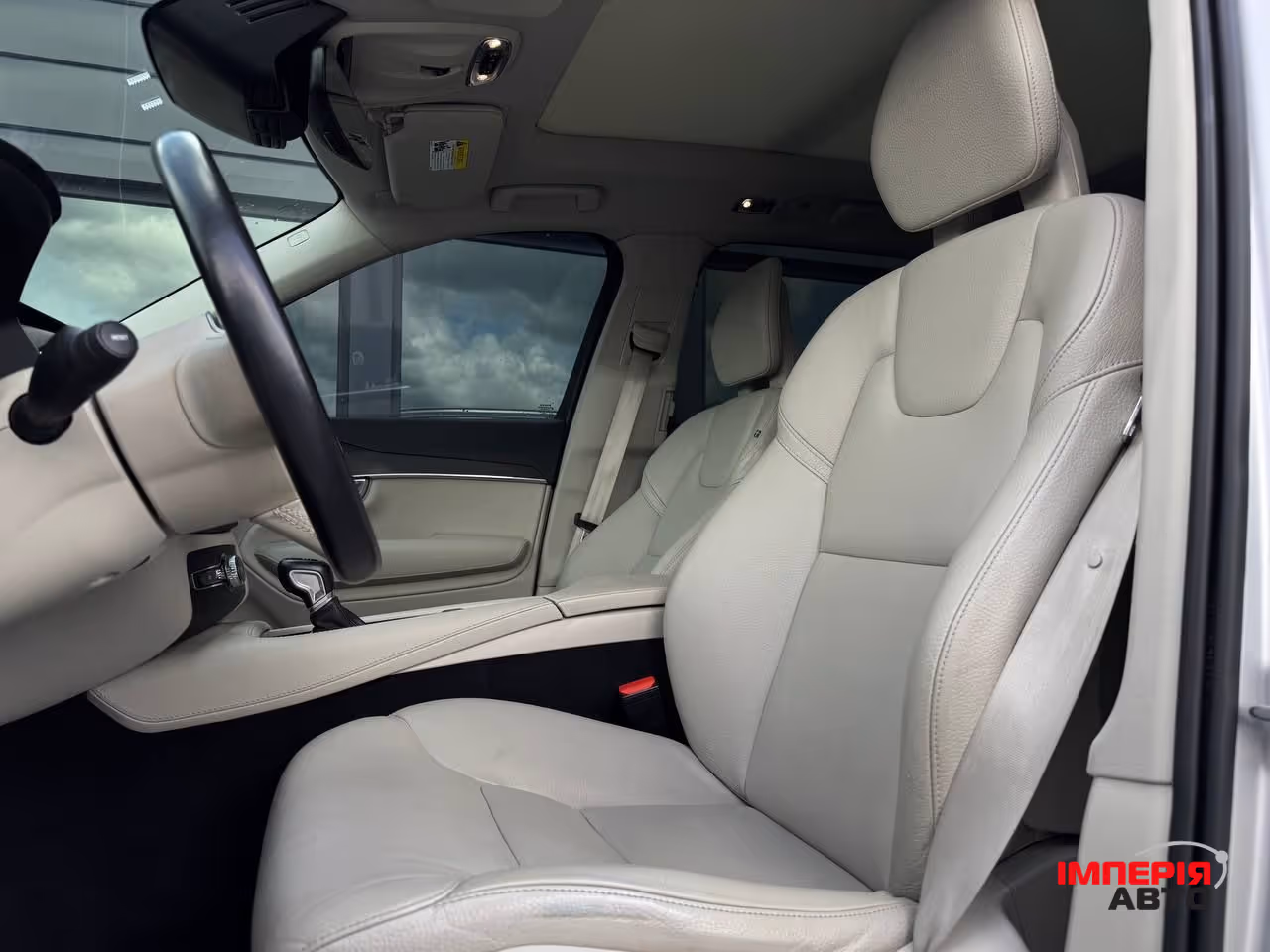 Volvo XC90 - фото 31