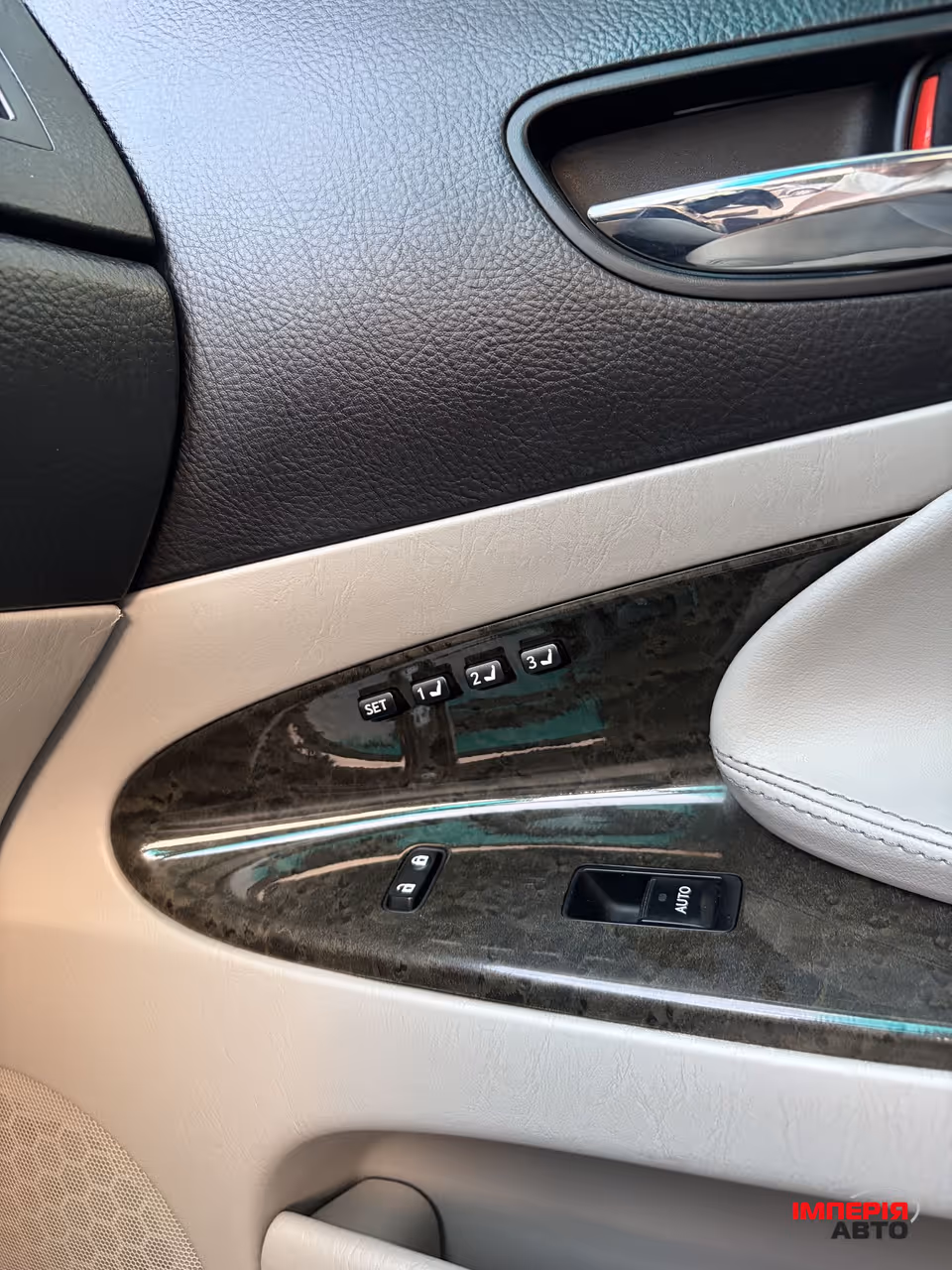 Lexus GS - фото 23