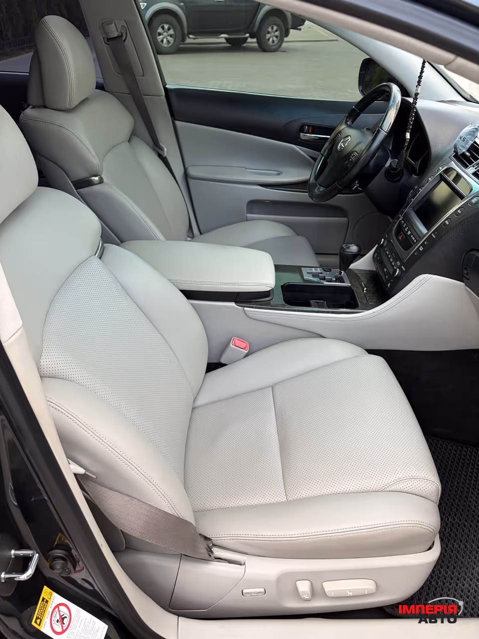Lexus GS - фото 16