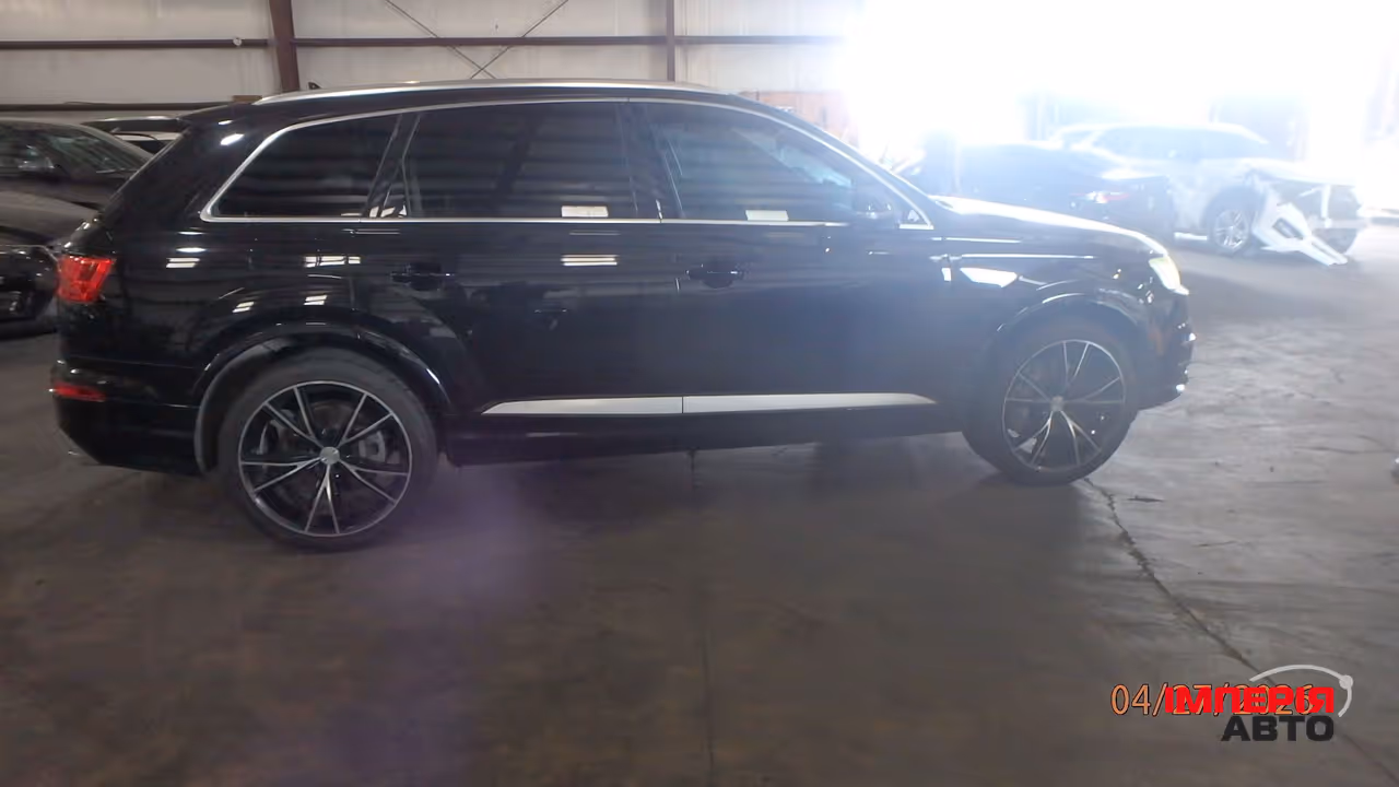 Audi Q7 - фото 21