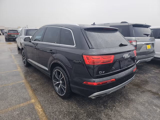 Audi Q7 - фото 3