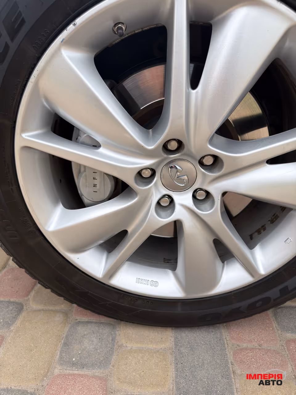 Infiniti QX70 - фото 12