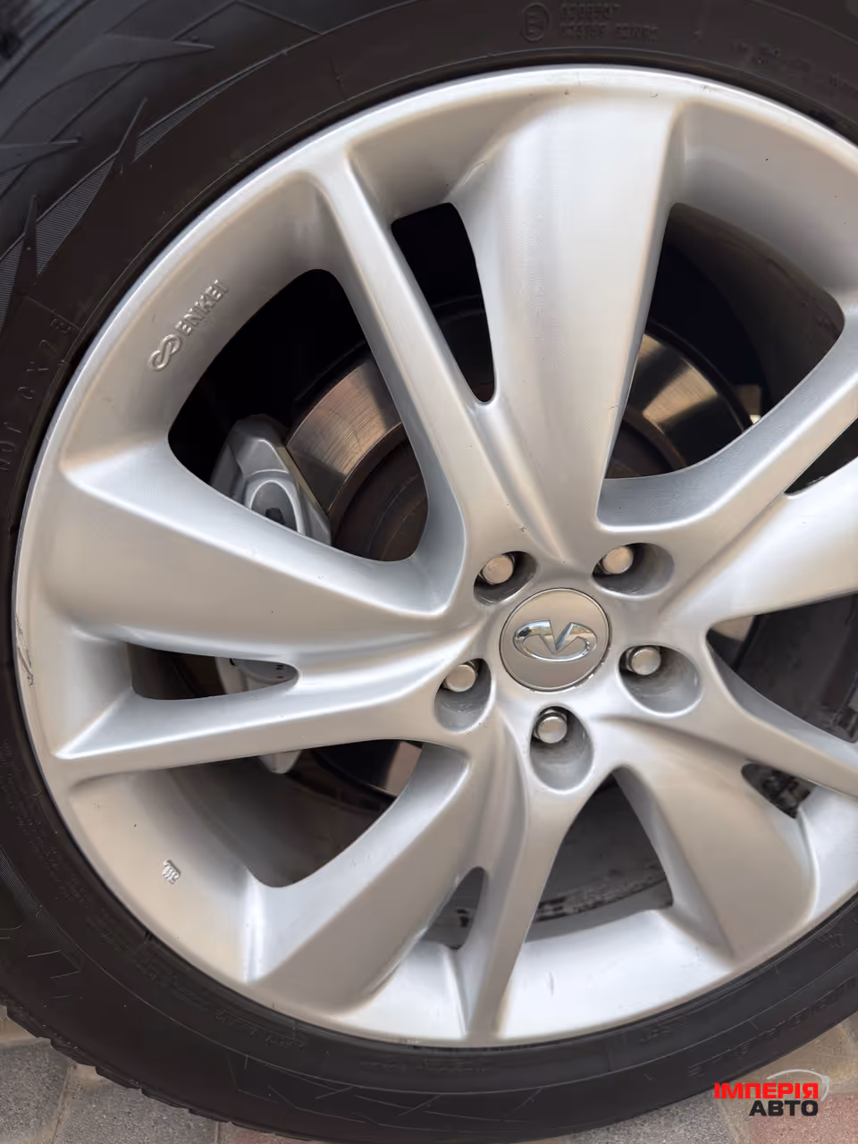 Infiniti QX70 - фото 13
