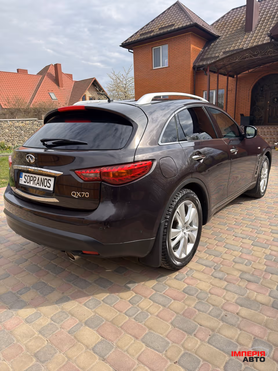 Infiniti QX70 - фото 6