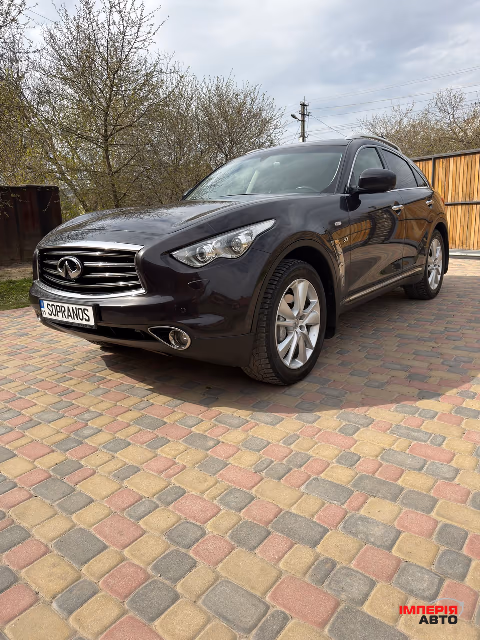 Infiniti QX70 - фото 3