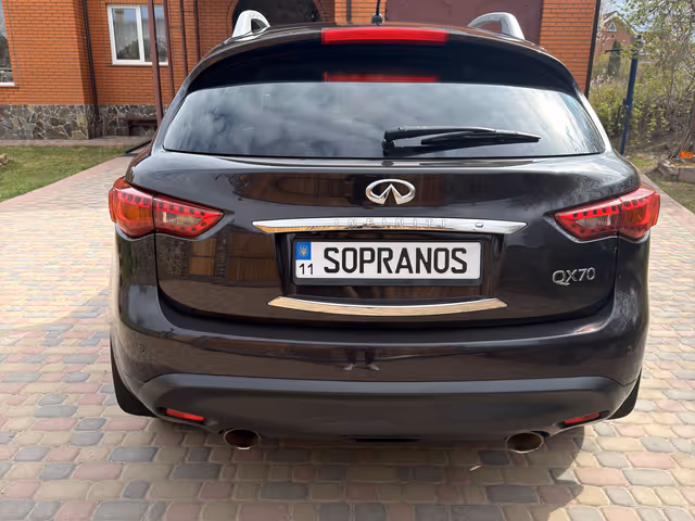 Infiniti QX70 - фото 5
