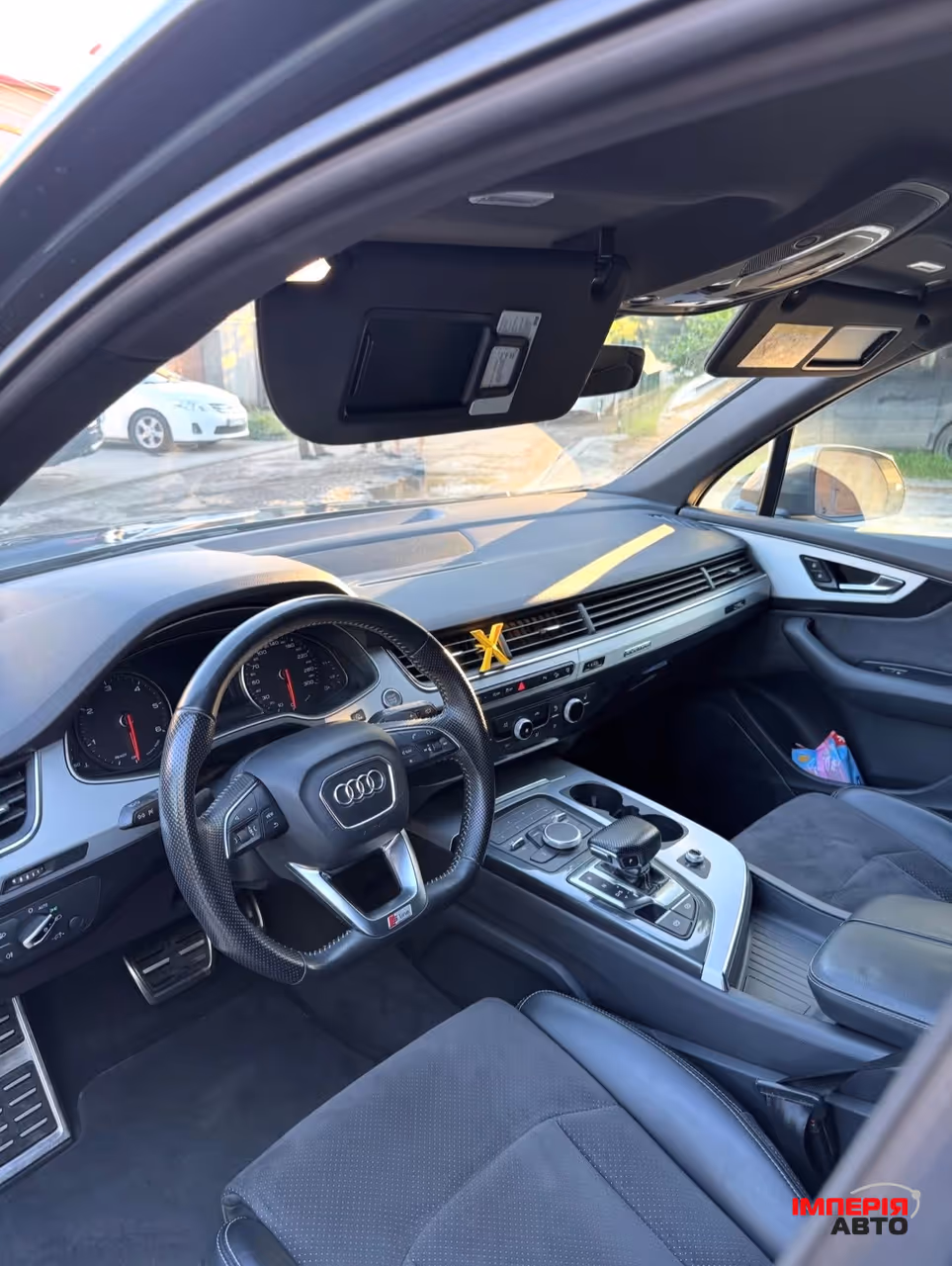 Audi Q7 - фото 11