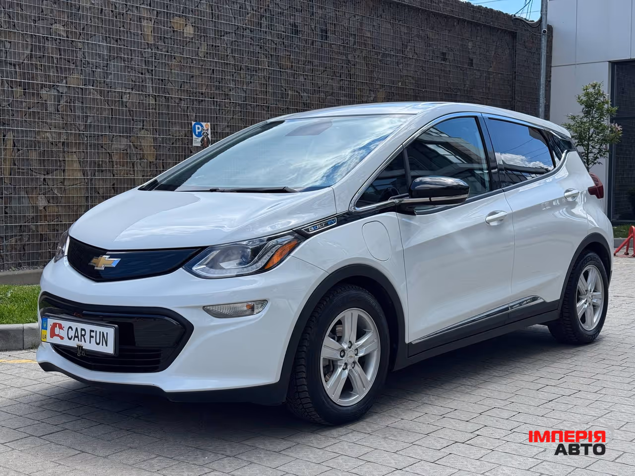 Chevrolet Bolt - фото 1
