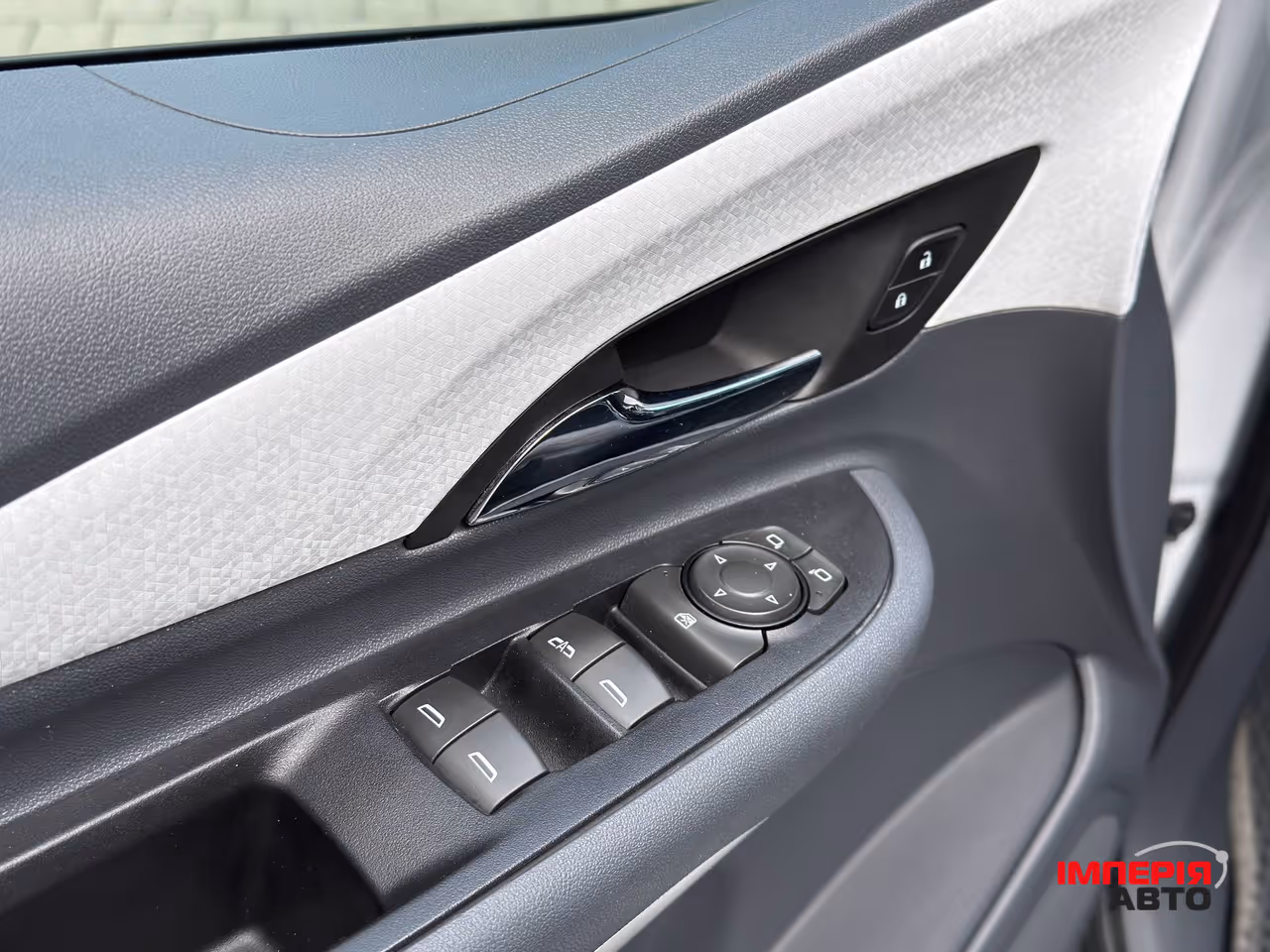 Chevrolet Bolt - фото 10