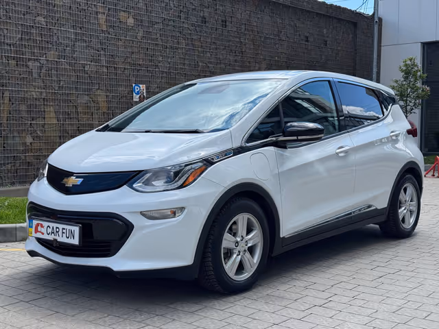 Chevrolet Bolt - фото 1